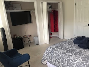 Room - 2-bedroom apartment in fabulous Baltimore with free parking (Baltimore)