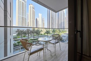Property grounds - Elegant 1BR Retreat in Palace Residences | Creek (Dubai)