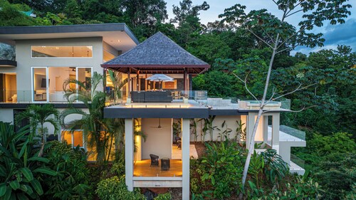 Casa Ombak 8-Bedroom Luxury Villa with Spa & Ocean View