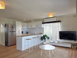 Private kitchen - Milliana House, North Beach Wallaroo (North Beach)