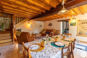 Dining - At Repos de la Sioule (MENAT)