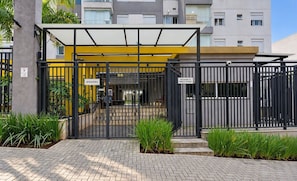 Exterior - Apt. in Condo. w/ Pool & City View Smla0405 (São Paulo)