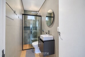 Bathroom - Well-located Apt. w/ Sea View Etc0107 (Florianópolis)