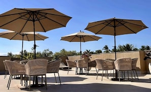 Outdoor dining - Studio w/ Ocean View in Condo. w/ Pool Sbb0002 (Maraú)