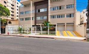 Exterior - Apt. in Condo. w/ Pool 680m From Beach Oca0704 (Guarapari)