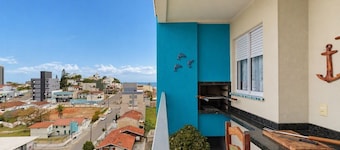 Apt. w/ Ocean View in Condo. w/ Pool Bor0808