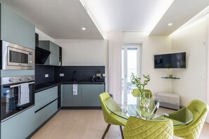 Private kitchen - Elegant 2-bedroom suite with private terrace in Pollenzo, Langhe and Roero (Pollenzo)