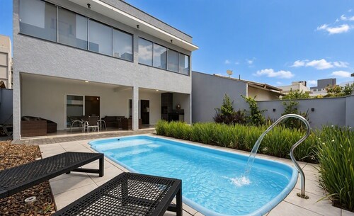 House w/ Pool Near Beach Picarras Rio0259
