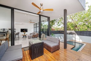 Outdoor dining - Cozy 1-bedroom apartment in beautiful Tamarindo with AC (Tamarindo)