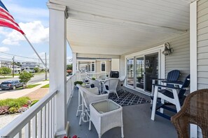 Outdoor dining - Near Beach 4BR OCNJ Retreat / Rooftop Deck & Garage (Ocean City)