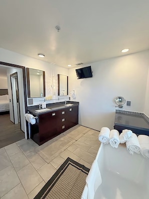 Bathroom - Presidential Two Bedroom, Two Bath Suite (San Luis Obispo)