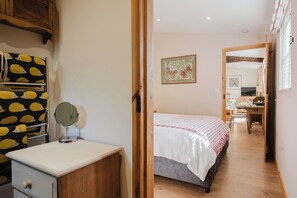 Room - Hoglets - Cosy Countryside Retreat (Conderton)