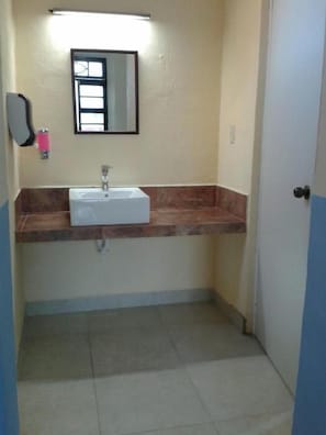 Bathroom - HOSTAL LA ERMITA MERIDA (Mérida)
