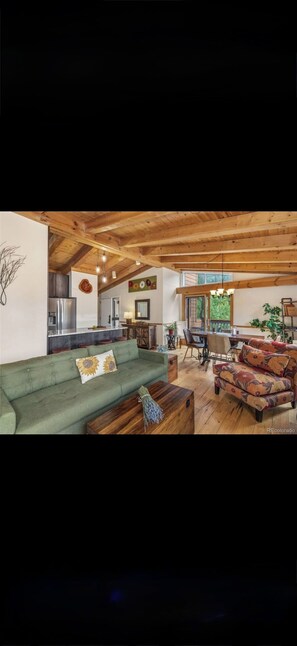 Living area - Fantastic 3-bedroom ski in ski out condo in Keystone perfect for your getaway (Dillon)