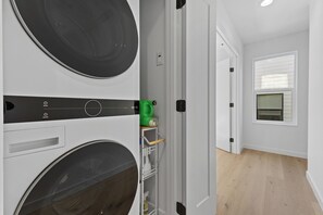 Interior - Brand New!~Lux~Skyline Views~4 bedrooms (Seattle)
