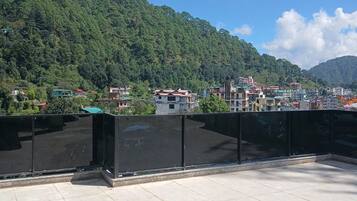 Hiên