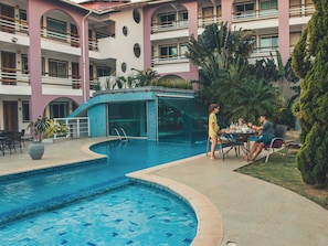 Hồ bơi
