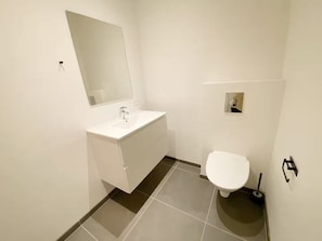 Bathroom - Við Stóraklett 8 (Sandavágur)