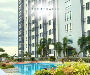 Pool - Fully furnished, modern Condo unit in ARC tower-Cebu City (Cebu City)