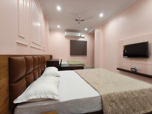 Room - Hotel Kanak Shree (Omkareshwar)