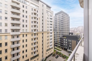 View from room - Lumina 2BR Apt w/ Parking & Balcony & AC (Warszawa)