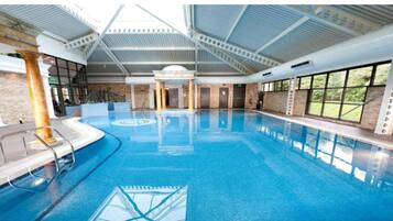 Hotel Swimming Pool