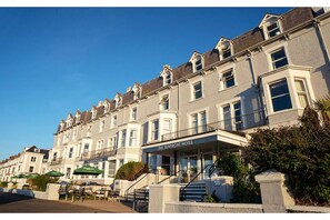 Hotel Exterior [summer] - Double room with sea view (Llandudno)