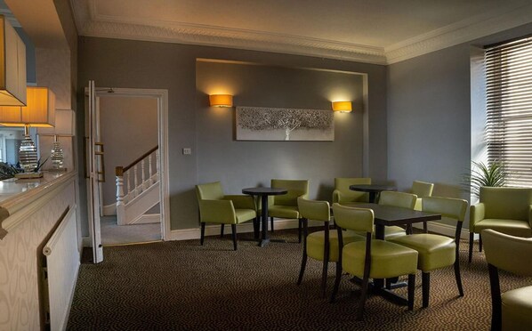 Dining Room - Double room with sea view (Llandudno)
