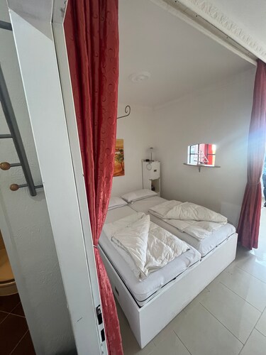 Apartment in A Hotel 'FehmarnBrise' with Shared Garden and Wi-Fi