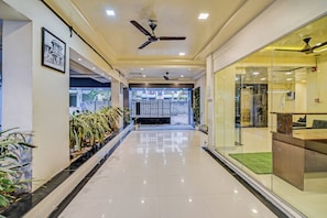 Lobby - Hotel O Saiinn (Pune)
