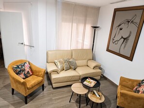 Living area - PASEO URBAN SUITES (Puertollano)