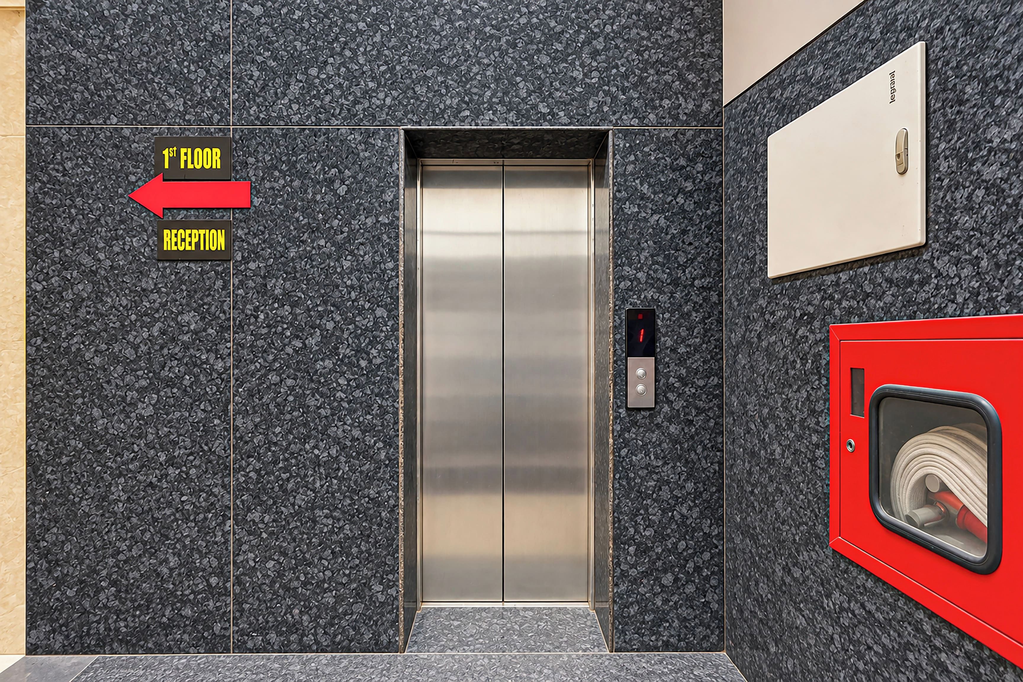 Interni