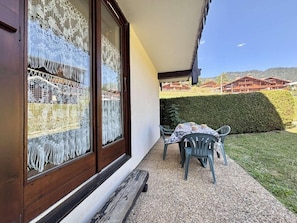 Outdoor dining - Ground floor, tv, ski locker, 24m², Praz sur Arly (Praz-sur-Arly)