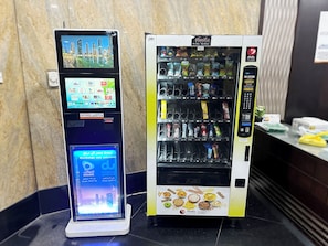 Interior - Quiet Partition Room in Tecom Near Metro (Dubai)