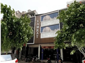 Exterior - FabHotel Samrat Jawahar Nagar (Kanpur)