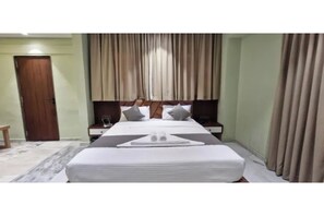 Room - FabHotel Shayar (Pune)