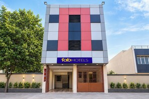 Front of property - FabHotel Pearl Guest House (Chennai)