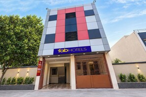 Front of property - FabHotel Pearl Guest House (Chennai)