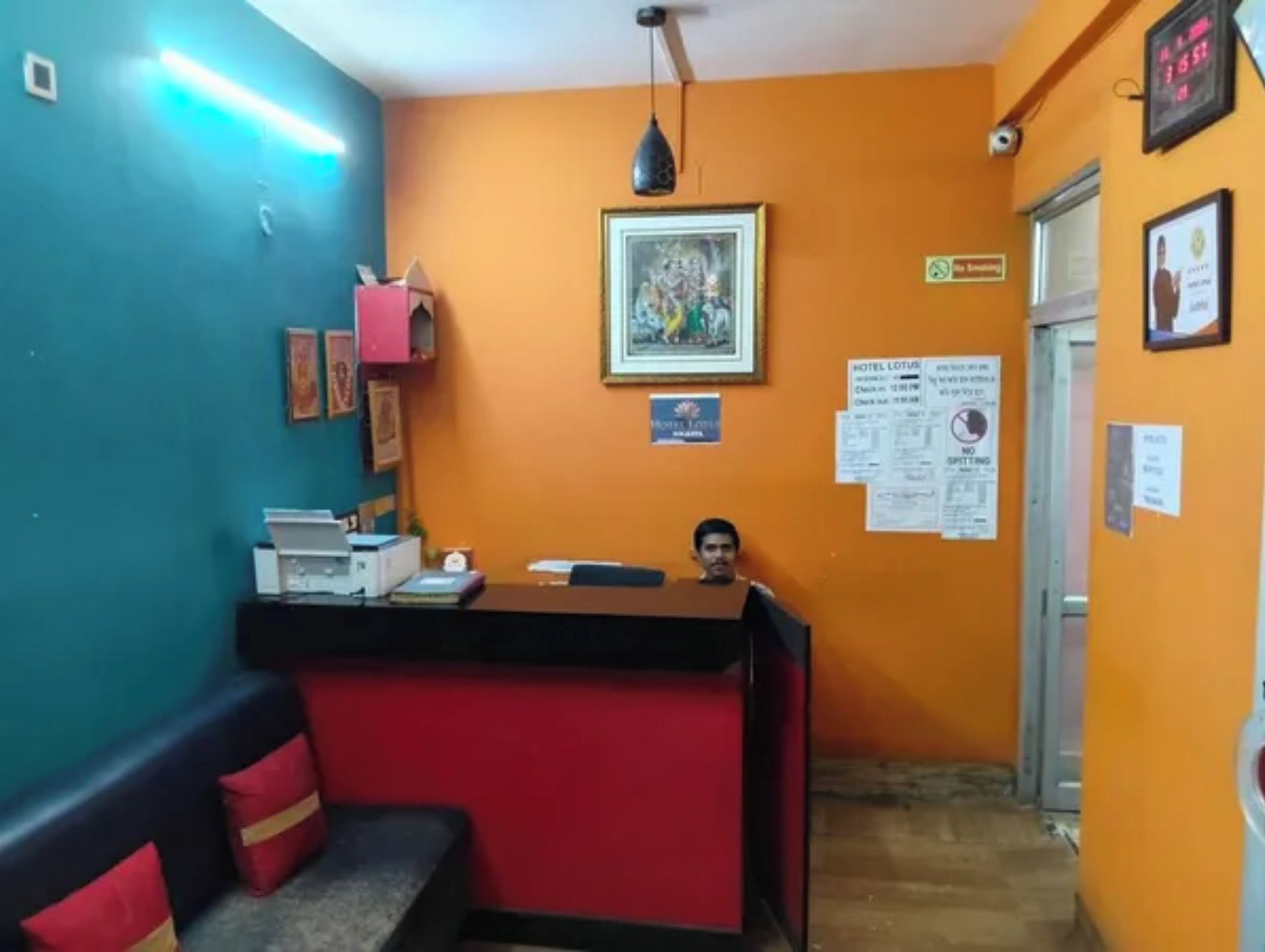Quầy tiếp tân