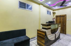 Quầy tiếp tân