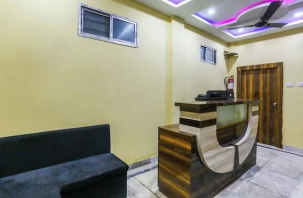 Reception - FabHotel Queen (Barasat)