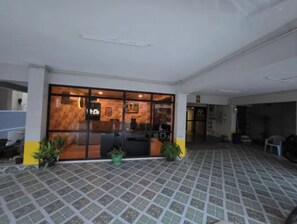 Lobby - FabHotel Das Castle (Chennai)
