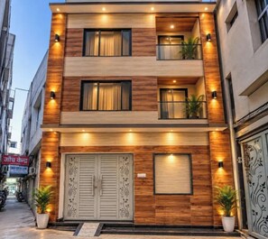 Exterior - FabHotel Sky Inn Laxmi Nagar (New Delhi)