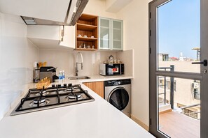 Private kitchen - AS269: Beautiful terrace on the 7th floor in downtown / free parking / fiber-optic Wi-Fi / tram (Casablanca)