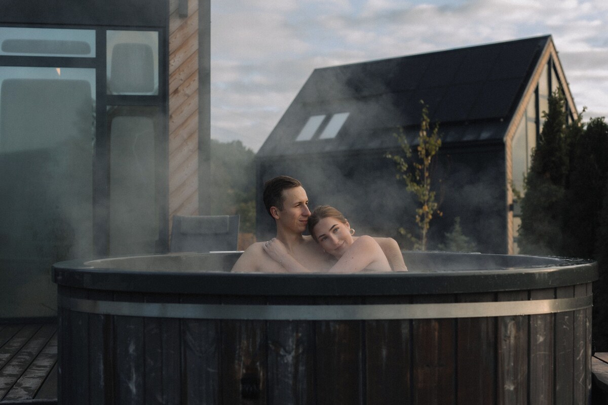 Private spa tub