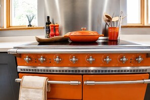 Private kitchen - Luxurious Spacious Countryside House | Big Jacuzzi & Gym (Bristol)