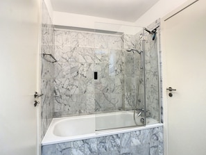 Bathroom - Vrbo Property (Koksijde)