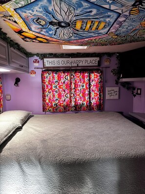 Room - Escape the Ordinary!—-
Cozy RV (Corrales)