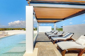 Pool - 2BR Condo Near Akumal Beach, Rooftop Pool (Akumal)