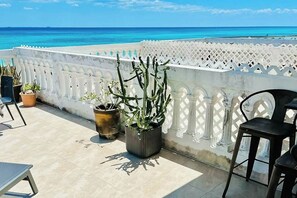 Exterior - Beachfront 1BR Suite With Terrace & Ocean View (Playa del Carmen)
